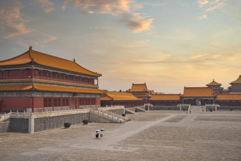 17-most-beautiful-palaces-in-the-world-map-touropia
