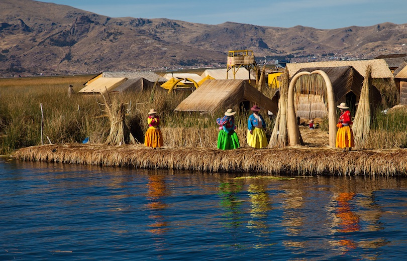 travel sites in peru Uros Islands