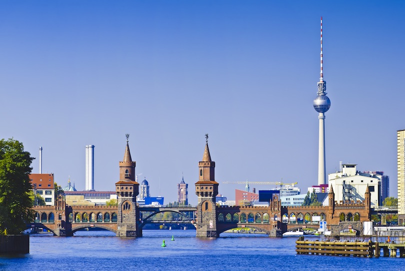 berlin tourist locations Oberbaum Bridge