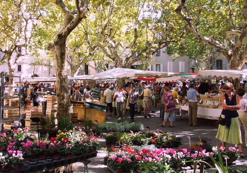 Uzes