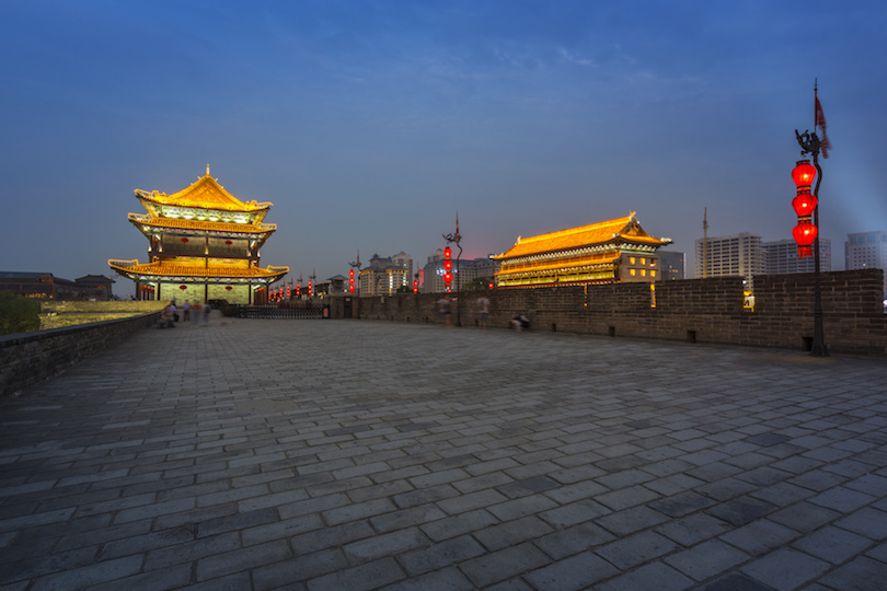 Muralla de la ciudad de Xi'an de noche