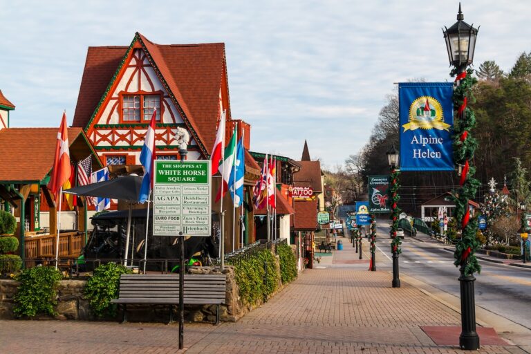 12 Most Charming Small Towns in Georgia (+Photos) Touropia