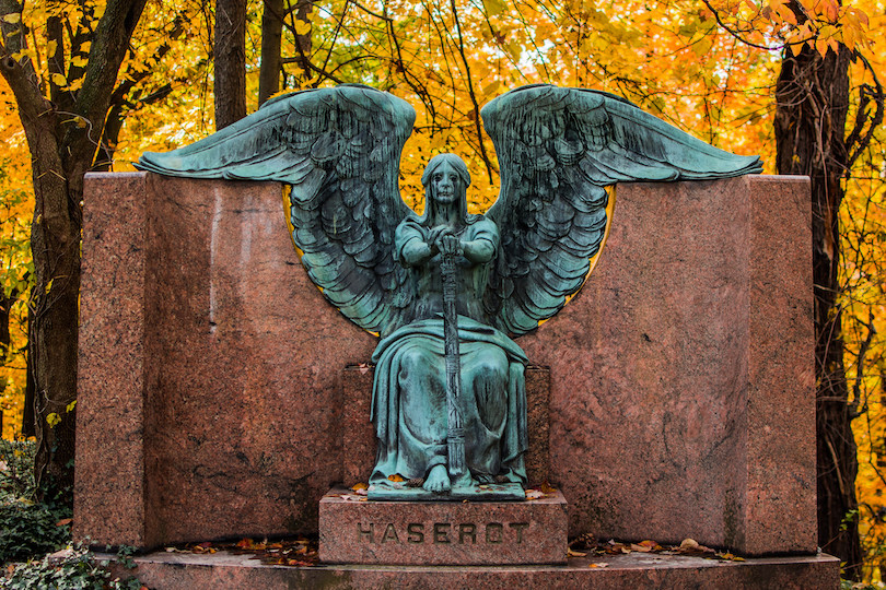 Lake View Cemetery