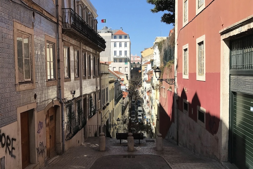 narrow streets of Lisbon