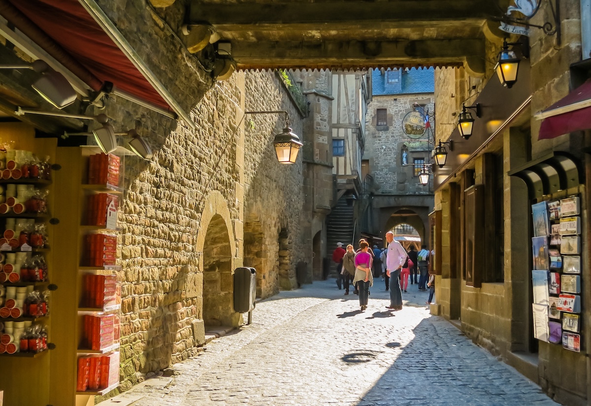 Mont-Saint-Michel Street