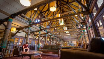 Paradise Inn Inside