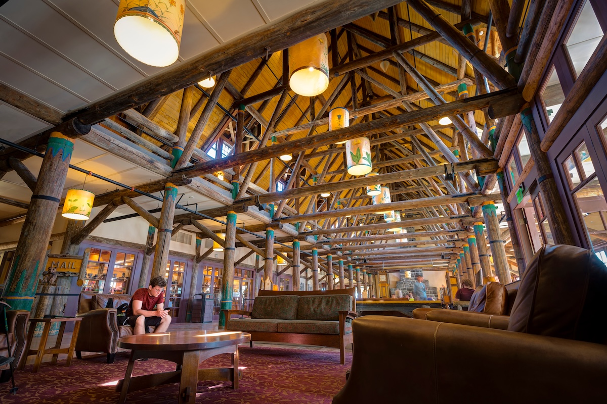 Paradise Inn Inside
