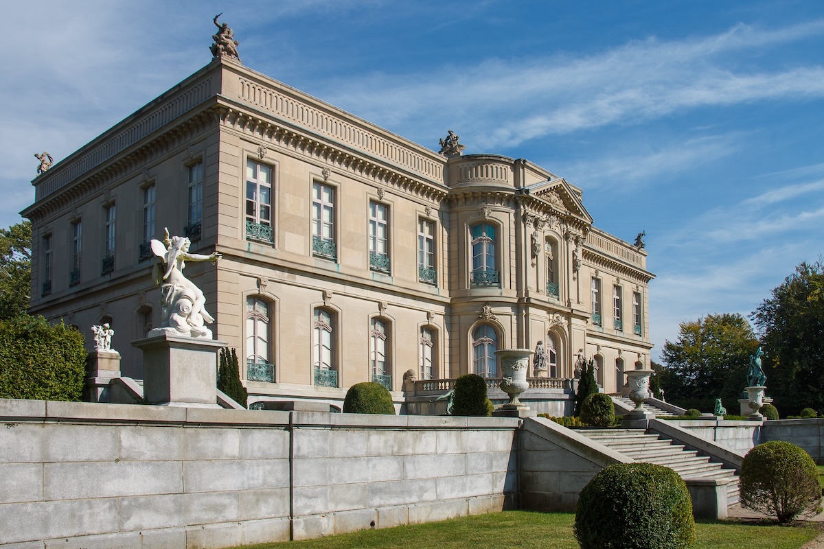 Newport Mansions