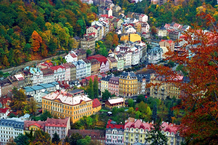https://www.touropia.com/gfx/d/best-places-to-visit-in-czech-republic/karlovy_vary.jpg?v=301785bbc83babd16fadad841c8a1356