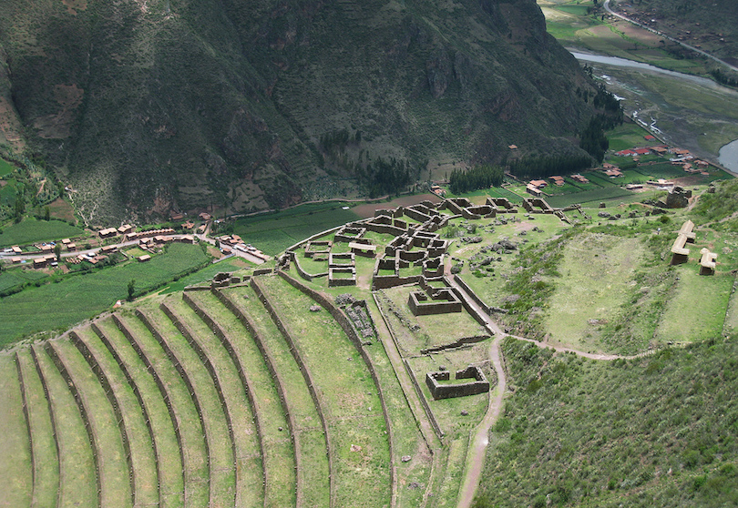 https://www.touropia.com/gfx/d/best-places-to-visit-in-peru/sacred_valley.jpg?v=d28fe1ae9cab1e8ee071267b77f918e3