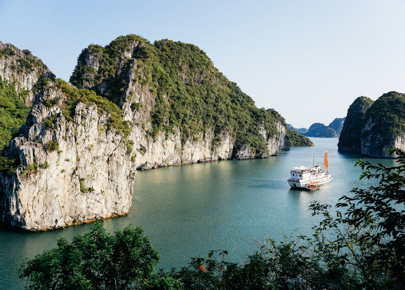 Bai Tu Long Bay