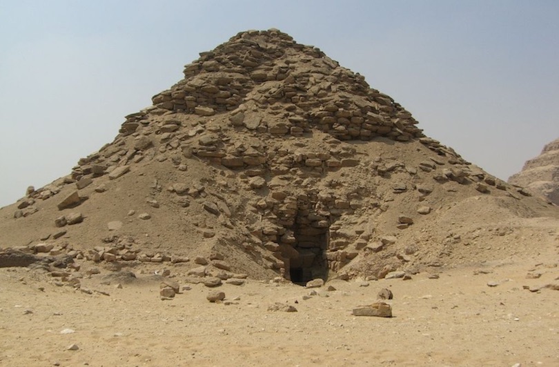 Userkaf Piramidi